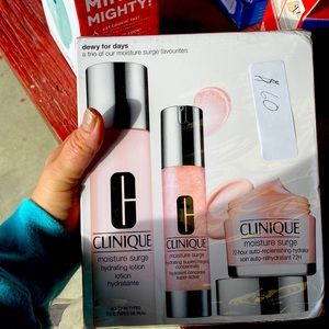 Clinique moisture gift set.
